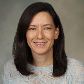 詹妮弗·麦克埃罗伊(Jennifer McElroy)做